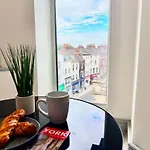 Modern 2-bed In Centre - Steps From Minster And Shambles 아파트