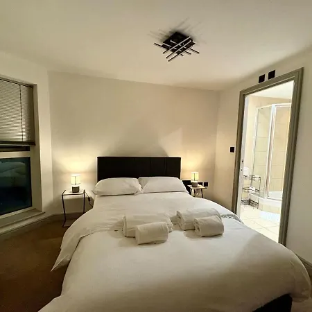 Modern 2-bed Flat In Centre - Steps From Minster And Shambles